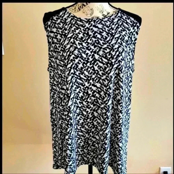 VINCE CAMUTO black and white sleeveless blouse, large - Picture 5 of 7